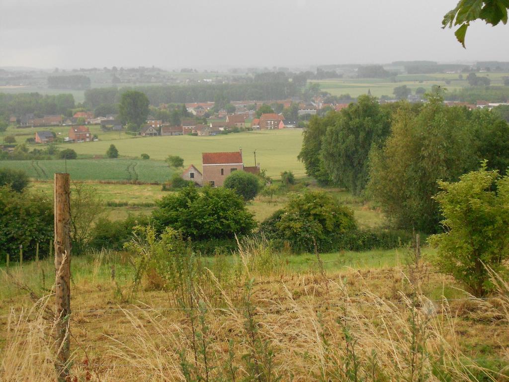 Gite De La Rhosnes Amougies Ruang foto